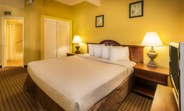 2-Story Loft with KitchenettePhoto 0