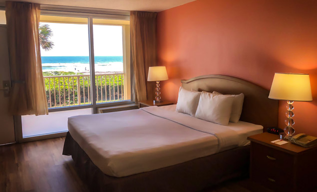 Oceanfront KingPhoto 0